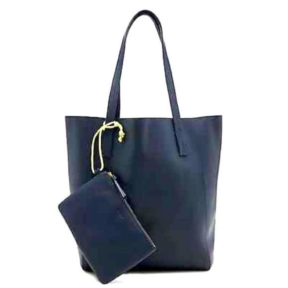 NWT   J Crew - The Carryall Navy Leather Tote Bag - Picture 2 of 4